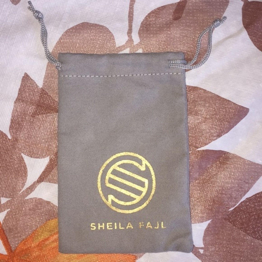 ๐ Sheila Fajl Tie Jewelry Bag ๐ - Picture 1 of 2